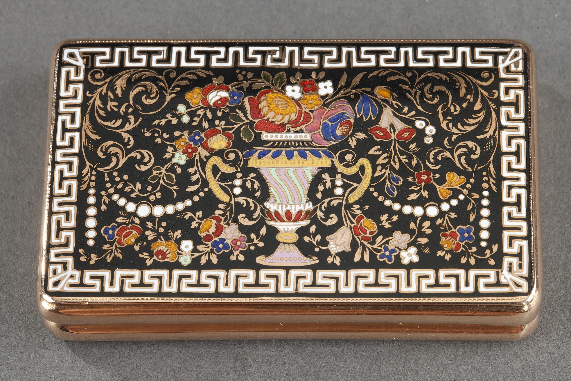A gold and champlevé enamel snuffbox, first 19th century